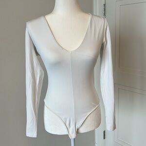Babaton V Neck White Long Sleeve Bodysuit Size S